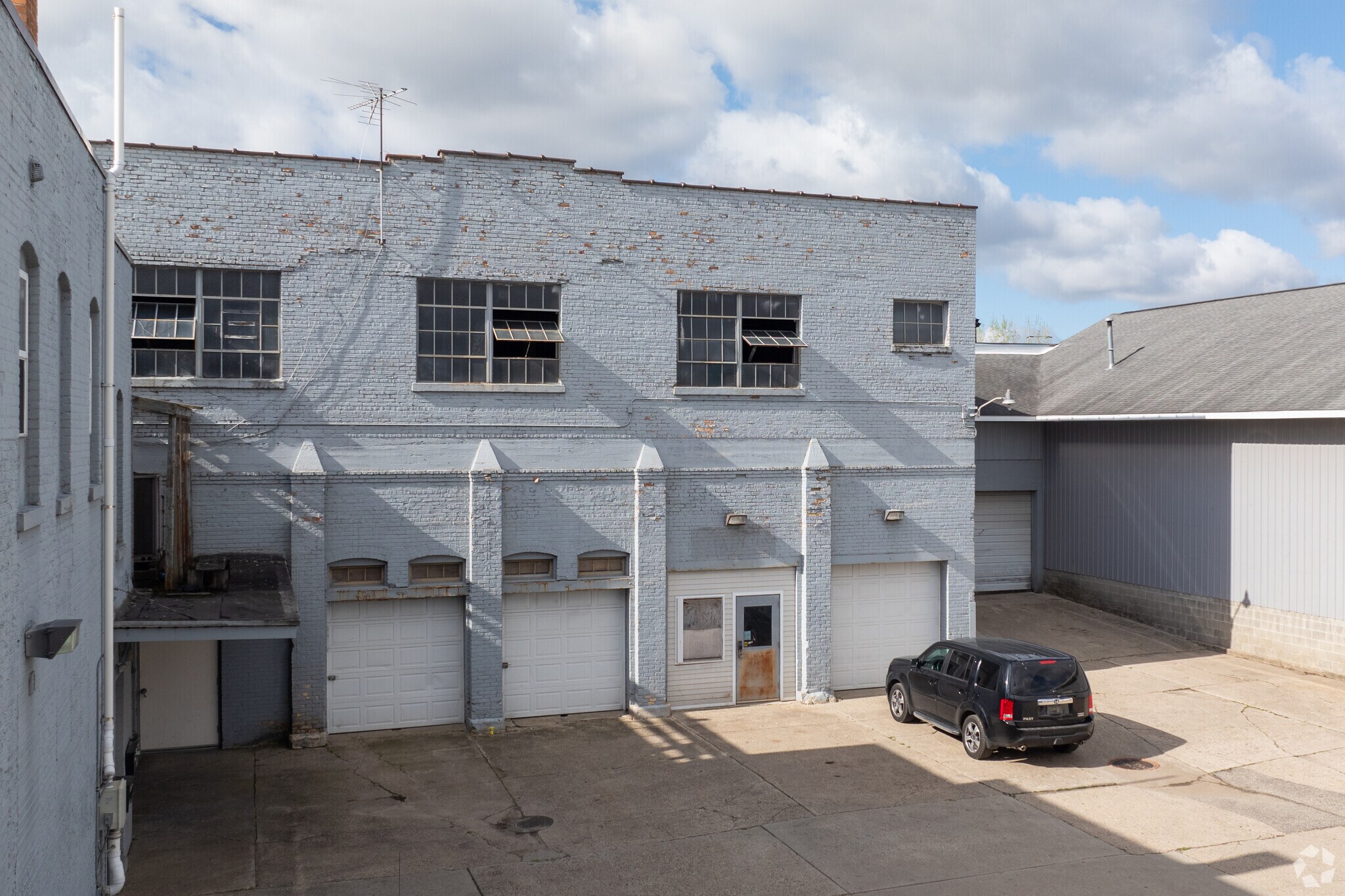 1035 Godfrey Ave SW, Grand Rapids, MI for lease Building Photo- Image 1 of 7
