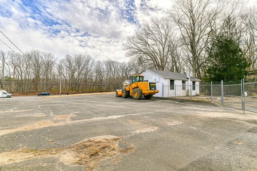 314 Monmouth Rd, Millstone Township, NJ for lease - Building Photo - Image 3 of 31