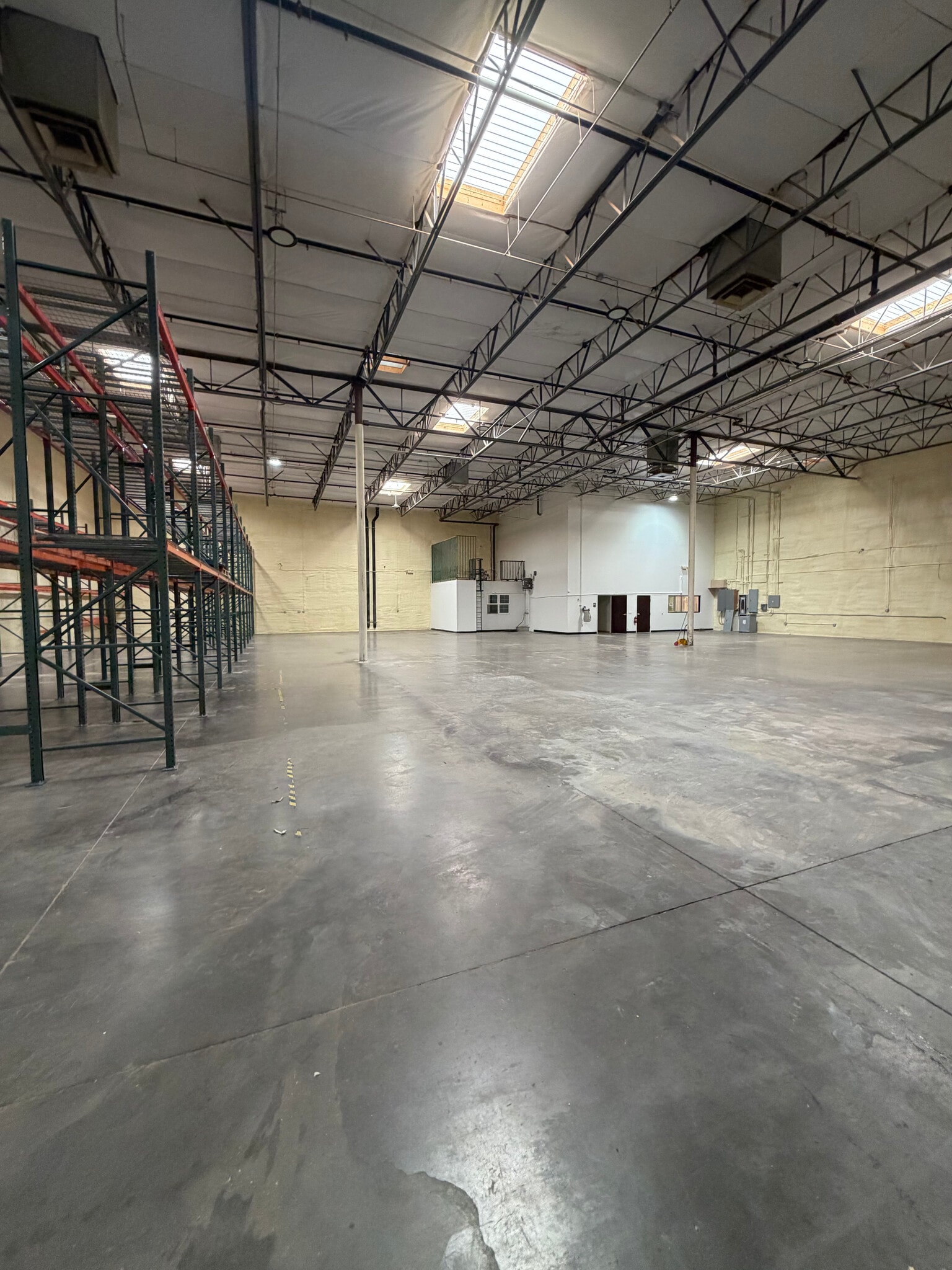 5801 S 24th St, Phoenix, AZ for lease Interior Photo- Image 1 of 7