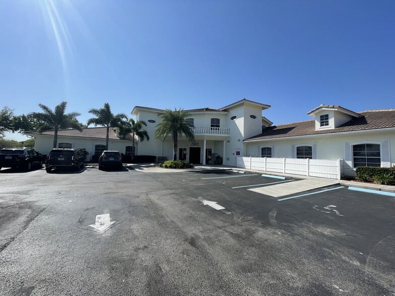 145 NW Central Park Plz, Port Saint Lucie, FL for sale - Building Photo - Image 2 of 5