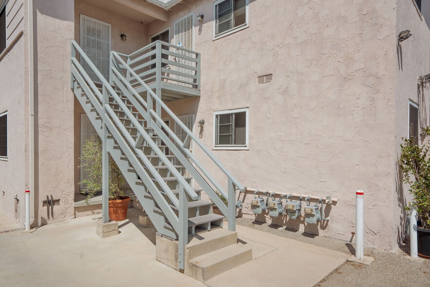 5734 Morley St, Los Angeles, CA à vendre - Photo du bâtiment - Image 3 de 9