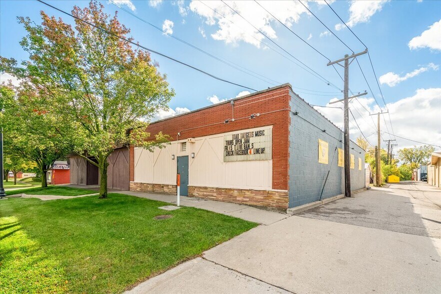 23925 Goddard Rd, Taylor, MI à vendre - Photo du bâtiment - Image 1 de 21