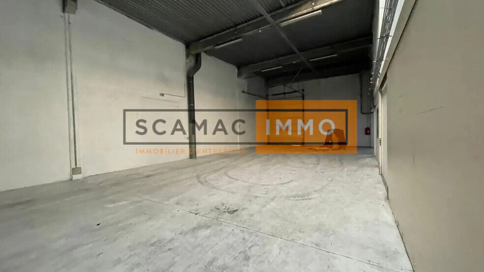 Industriel dans Éragny à louer - Photo du bâtiment - Image 2 de 8