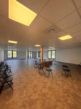 Bureau dans Sainte-Foy-lès-Lyon à louer Photo intérieure- Image 2 de 3