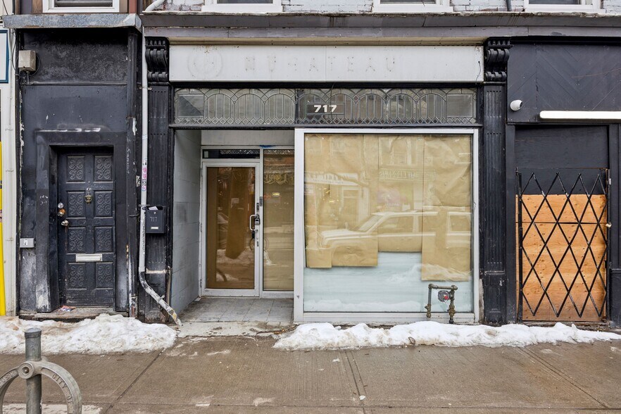 717-719 Queen St W, Toronto, ON à vendre - Photo du bâtiment - Image 2 de 10