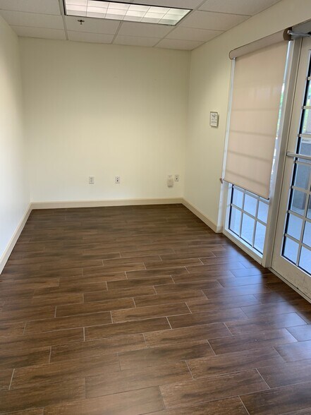 2201-2225 N Commerce Pky, Weston, FL à louer - Photo intérieure - Image 3 de 10