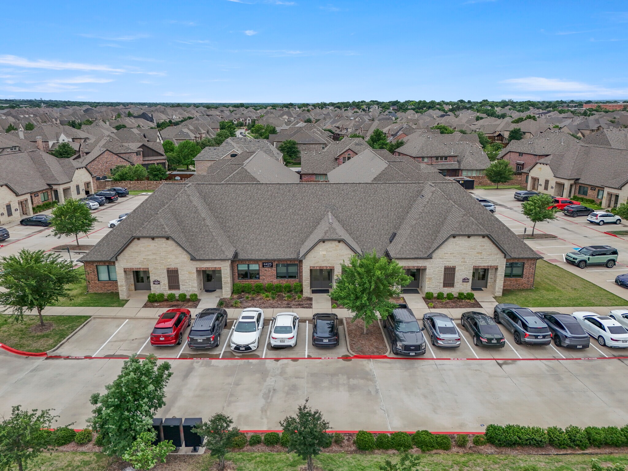 4425 Plano Pkwy, Carrollton, TX à louer Photo principale- Image 1 de 19