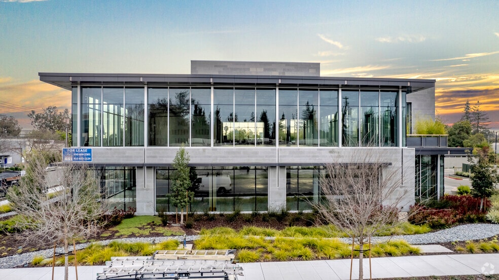 1075 Terra Bella Ave, Mountain View, CA à louer - Photo du bâtiment - Image 3 de 13