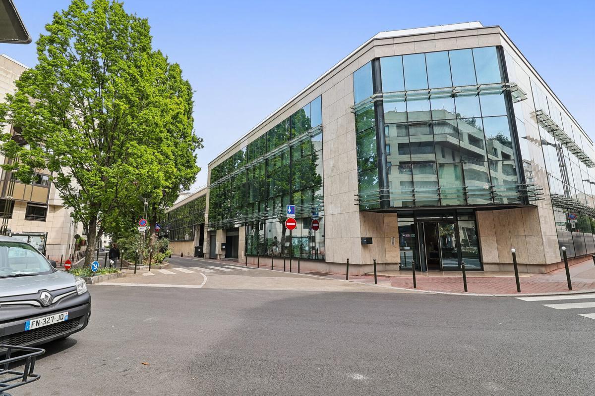 14-16 Rue Clément Bayard, Levallois-Perret for lease Building Photo- Image 1 of 9