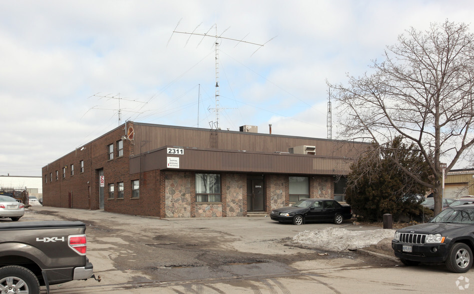 2311 Anson Dr, Mississauga, ON for lease - Primary Photo - Image 1 of 2