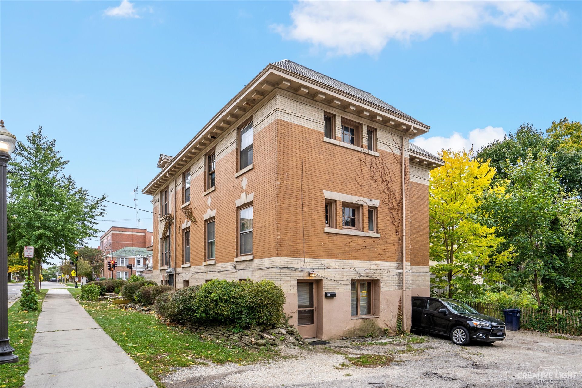 10 N Gifford St, Elgin, IL à vendre Photo principale- Image 1 de 1