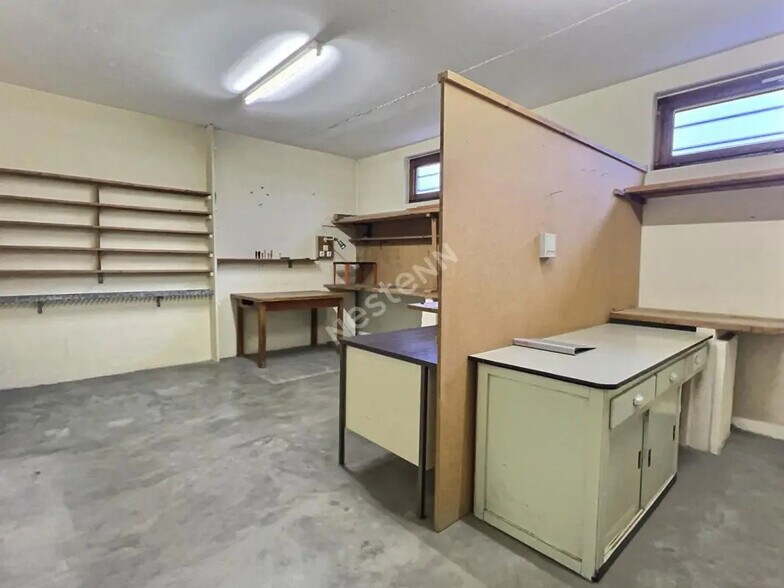 Local d'activités dans Saint-Avold à vendre - Photo du bâtiment - Image 3 de 17