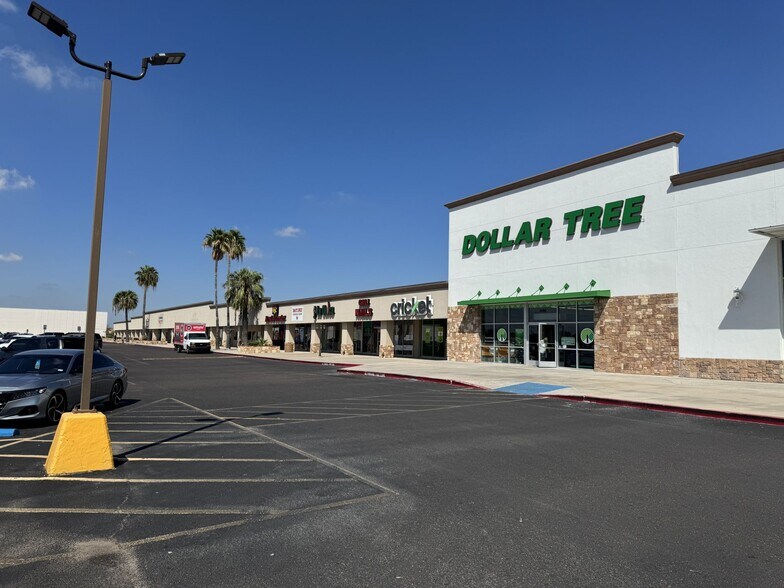 4500 San Bernardo Ave, Laredo, TX à louer - Photo du bâtiment - Image 3 de 6