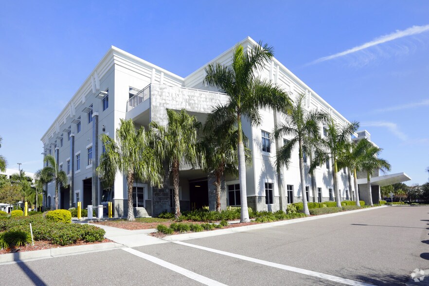 2 ASI Way N, Saint Petersburg, FL à vendre - Photo du bâtiment - Image 2 de 6