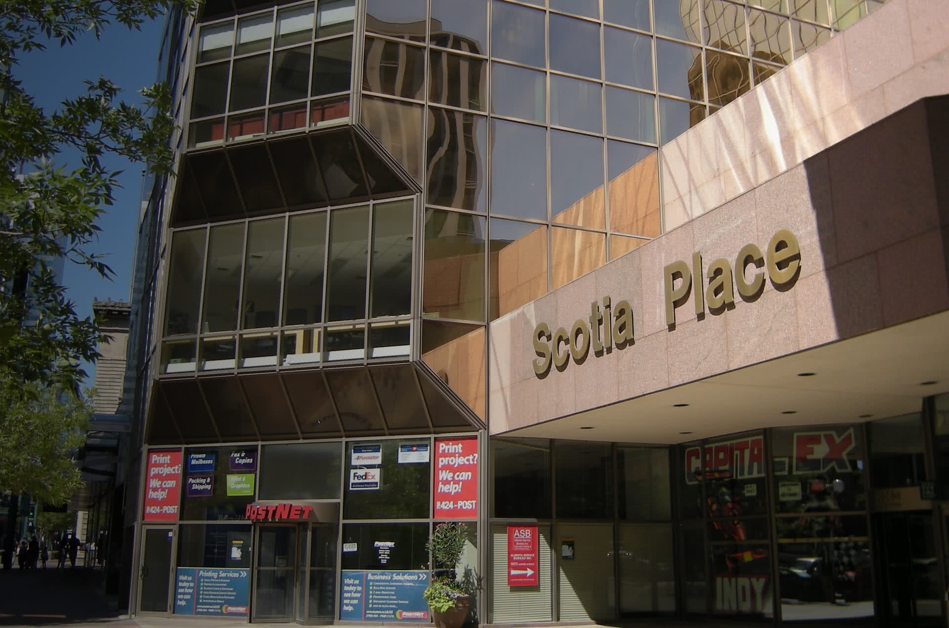 10072 Jasper Ave NW, Edmonton, AB à vendre Photo principale- Image 1 de 1