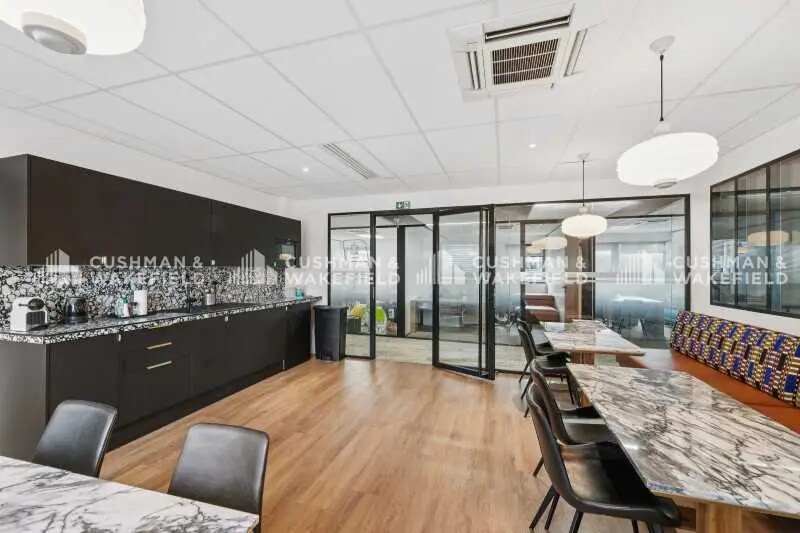 82 Rue Villeneuve, Clichy à louer - Photo du bâtiment - Image 2 de 8