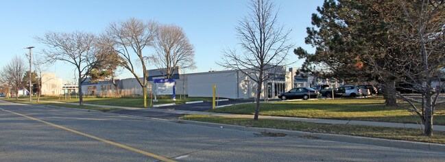More details for 25 Scarsdale Rd, Toronto, ON - Office for Lease
