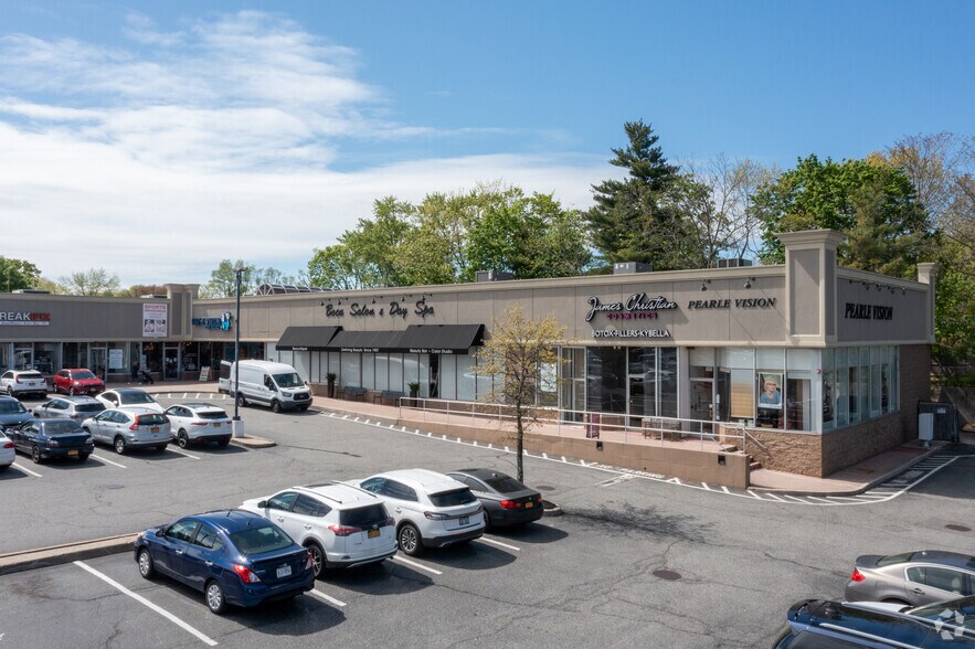 6401 Jericho Tpke, Commack, NY à louer - Photo du bâtiment - Image 3 de 5