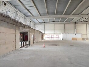 Industrial in Maurepas for lease Building Photo- Image 2 of 3