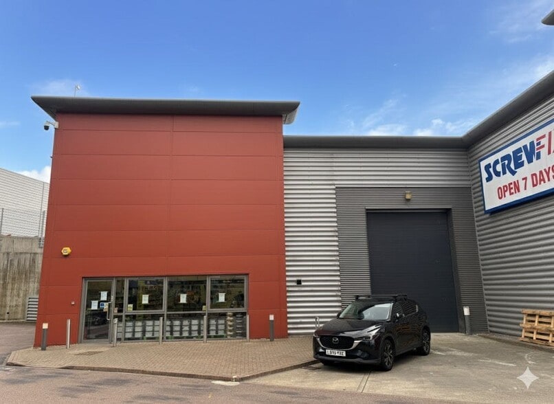 Surrey Canal Rd, London for lease - Building Photo - Image 2 of 6