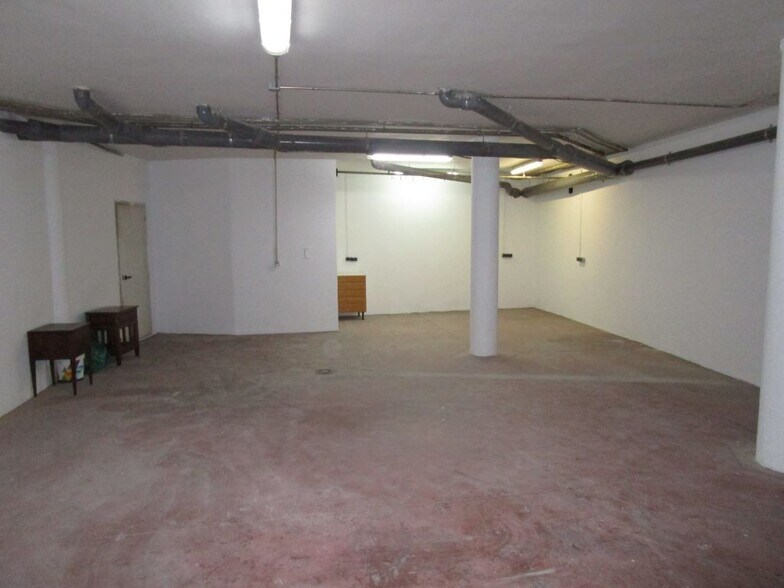 Retail in Salamanca, Salamanca for lease - Building Photo - Image 1 of 2