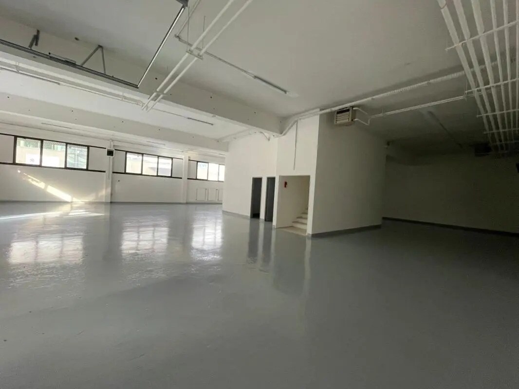 Industrial in Nanterre for lease Building Photo- Image 1 of 21