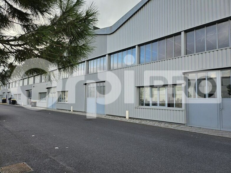 Bureau dans Reims à louer - Photo du bâtiment - Image 2 de 12