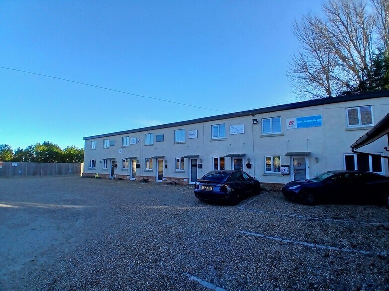 West End Rd, Kempston à louer - Photo du bâtiment - Image 2 de 7