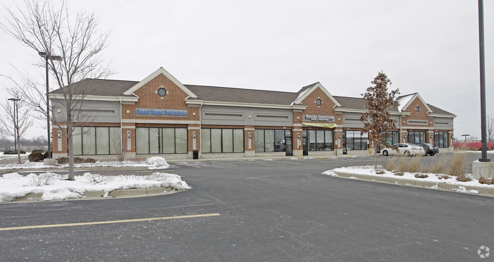 7720 W Good Hope Rd, Milwaukee, WI à louer - Photo du bâtiment - Image 3 de 5
