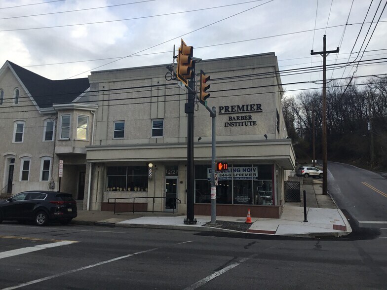 573 E Main St, Norristown, PA à vendre - Photo du bâtiment - Image 2 de 4