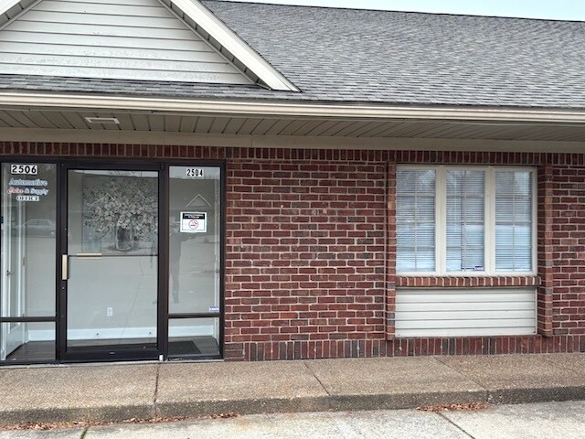 2504 Waterbridge Way, Evansville, IN à louer - Photo du bâtiment - Image 2 de 5