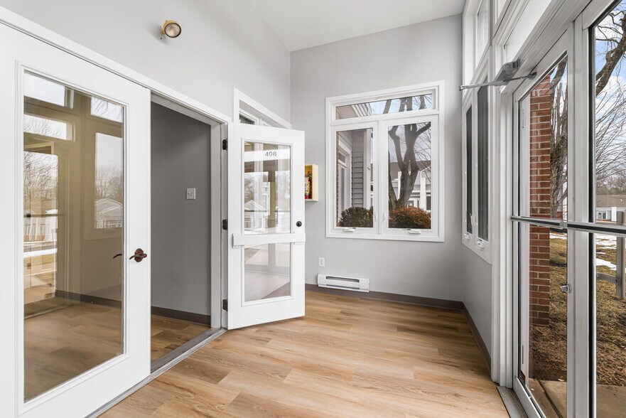 408 Executive Dr, Langhorne, PA à vendre - Photo du bâtiment - Image 3 de 18