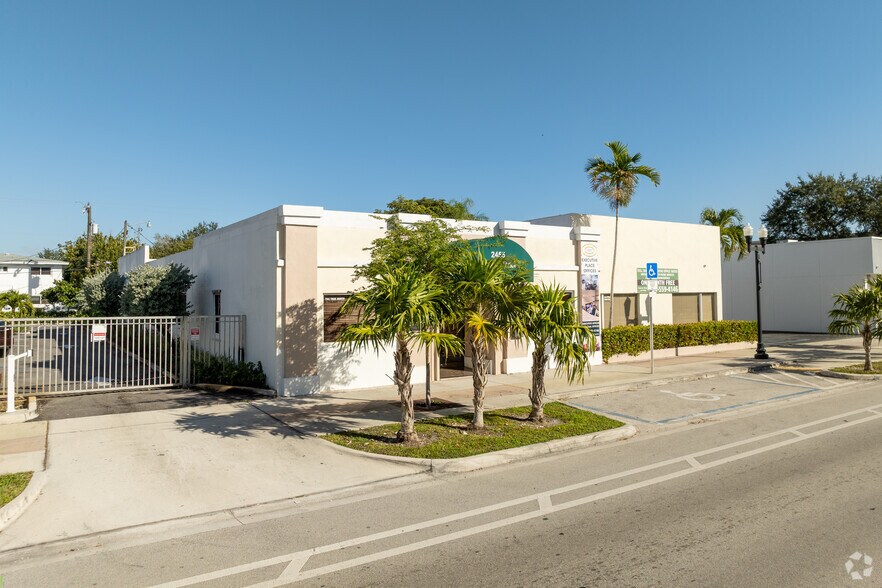 2455 Hollywood Blvd, Hollywood, FL à louer - Photo du bâtiment - Image 2 de 6