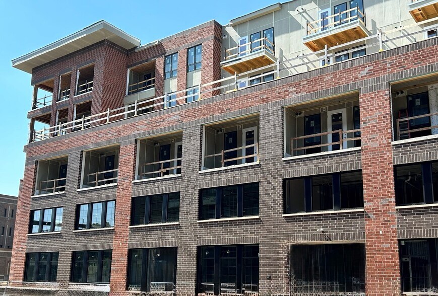 201 Superior St, Fort Wayne, IN à louer - Photo du bâtiment - Image 2 de 6