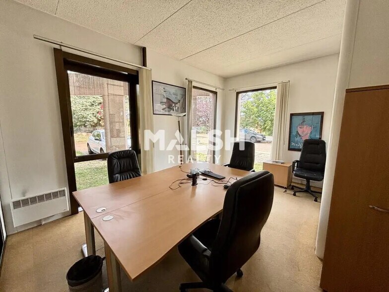 Bureau dans Écully à vendre - Photo du bâtiment - Image 3 de 9