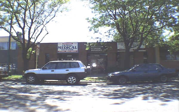 2551 W Peterson Ave, Chicago, IL à vendre - Photo du bâtiment - Image 3 de 15