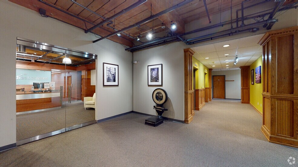 75 Glen Rd, Sandy Hook, CT à vendre - Numérisation 3D de Matterport - Image 3 de 36
