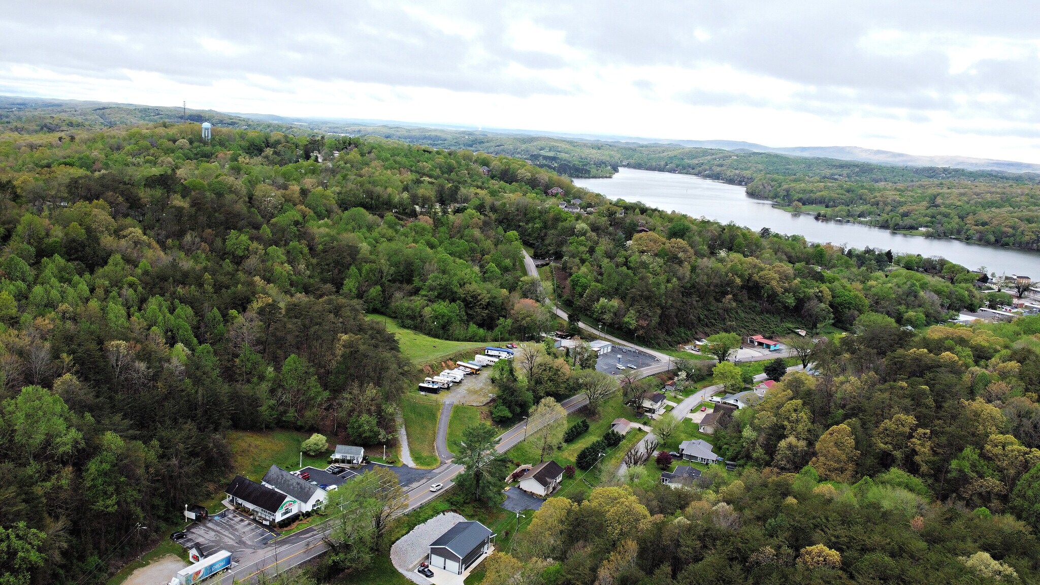 601 E Race St, Kingston, TN à vendre Photo du bâtiment- Image 1 de 1