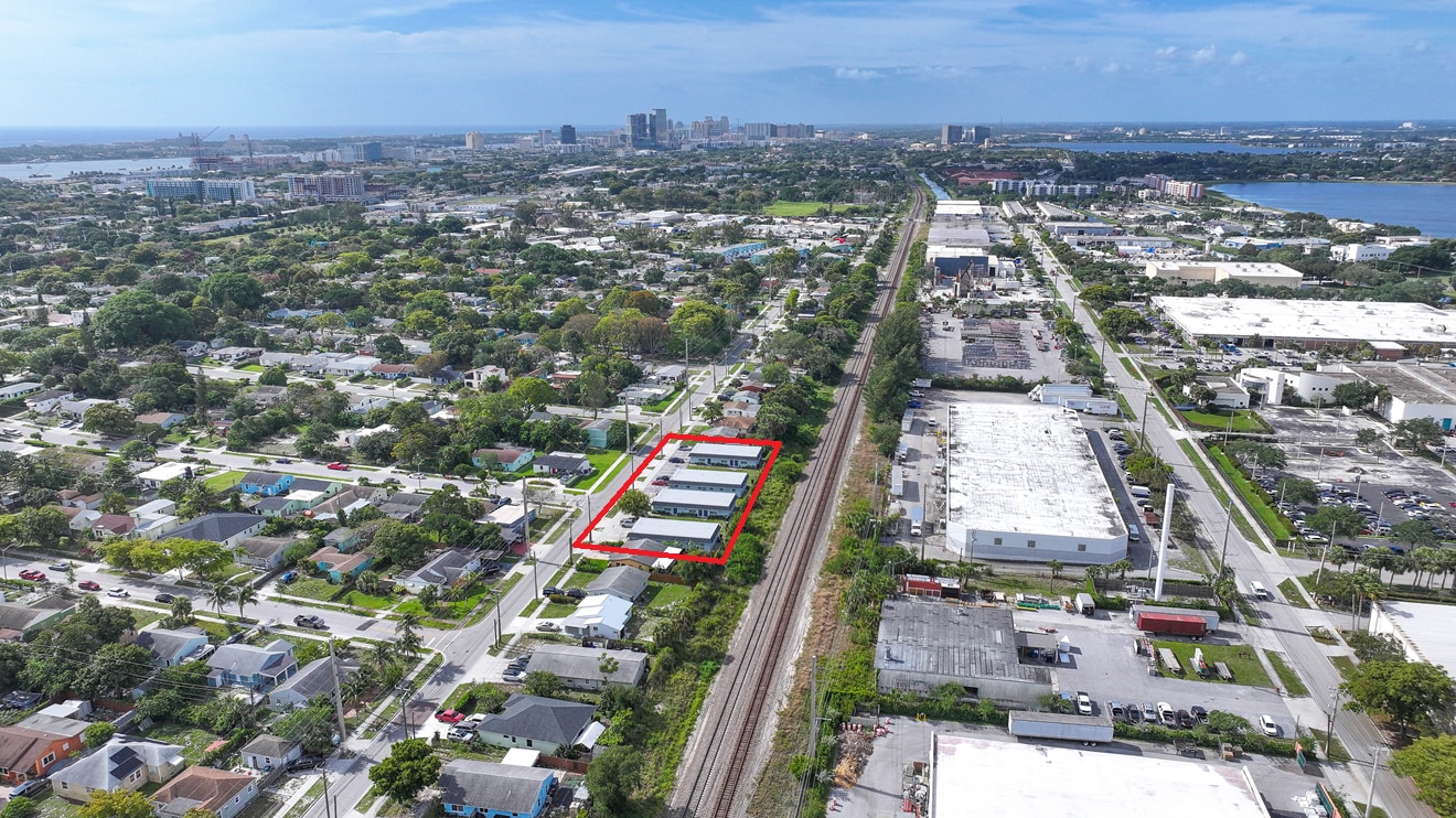 3307 Windsor Ave, West Palm Beach, FL for sale Primary Photo- Image 1 of 16
