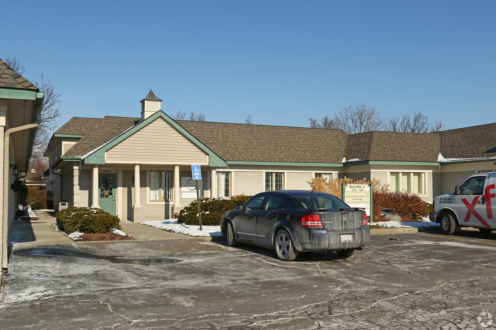 1415-1421 E 12 Mile Rd, Madison Heights, MI for lease Primary Photo- Image 1 of 22