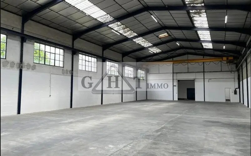 Industrial in Morangis for lease - Building Photo - Image 2 of 2