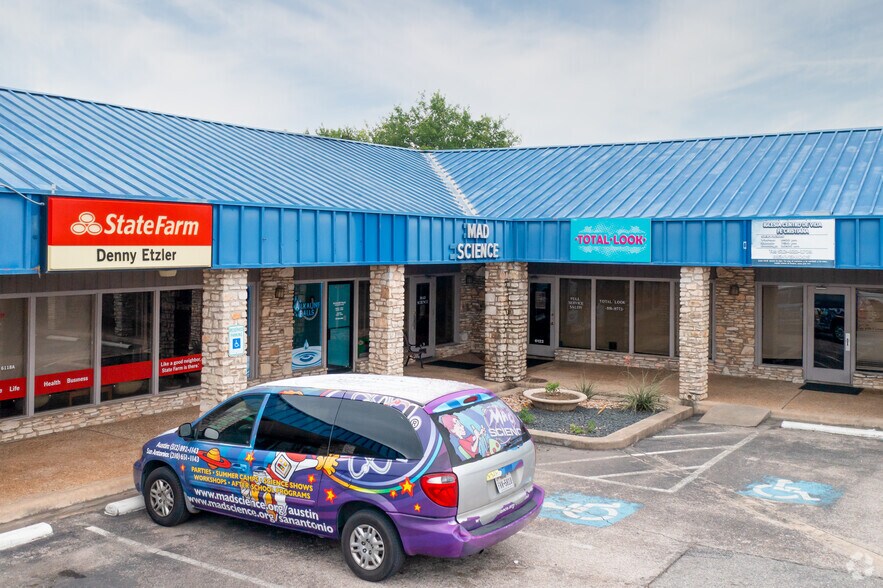6110-6130 W Highway 290, Austin, TX à louer - Photo du bâtiment - Image 2 de 6
