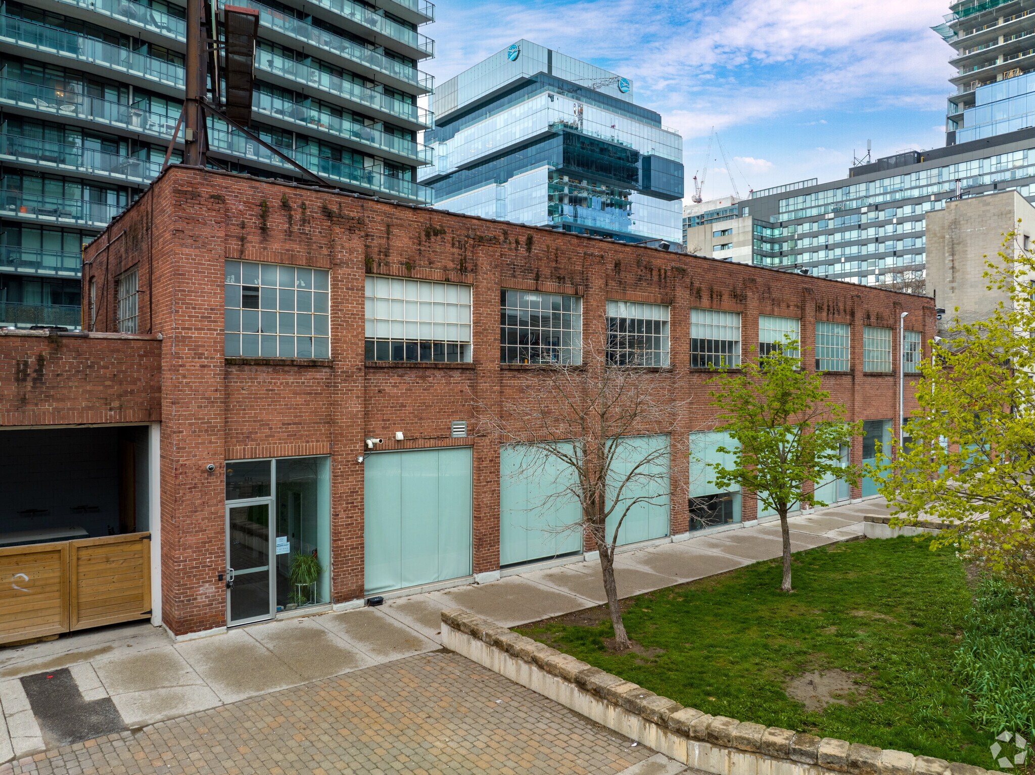 553-571 Adelaide St E, Toronto, ON for sale Primary Photo- Image 1 of 1