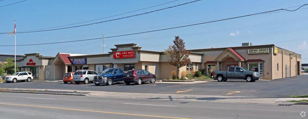 188 Bunting Rd, St Catharines, ON à louer - Photo du bâtiment - Image 2 de 16