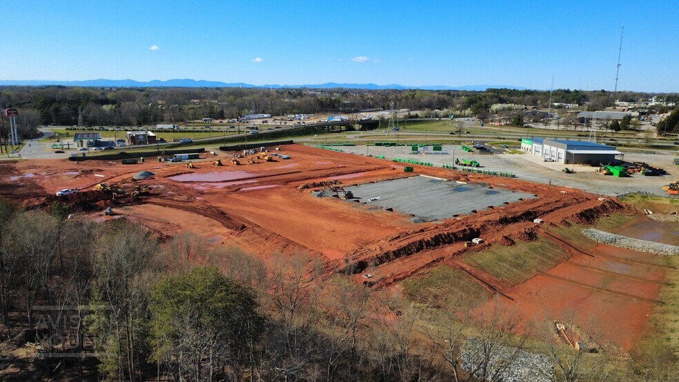 1095 Simuel Rd, Spartanburg, SC à louer - Photo du bâtiment - Image 2 de 13