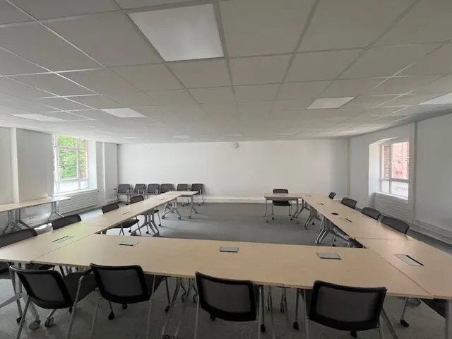 Office in Roubaix for lease - Interior Photo - Image 3 of 9