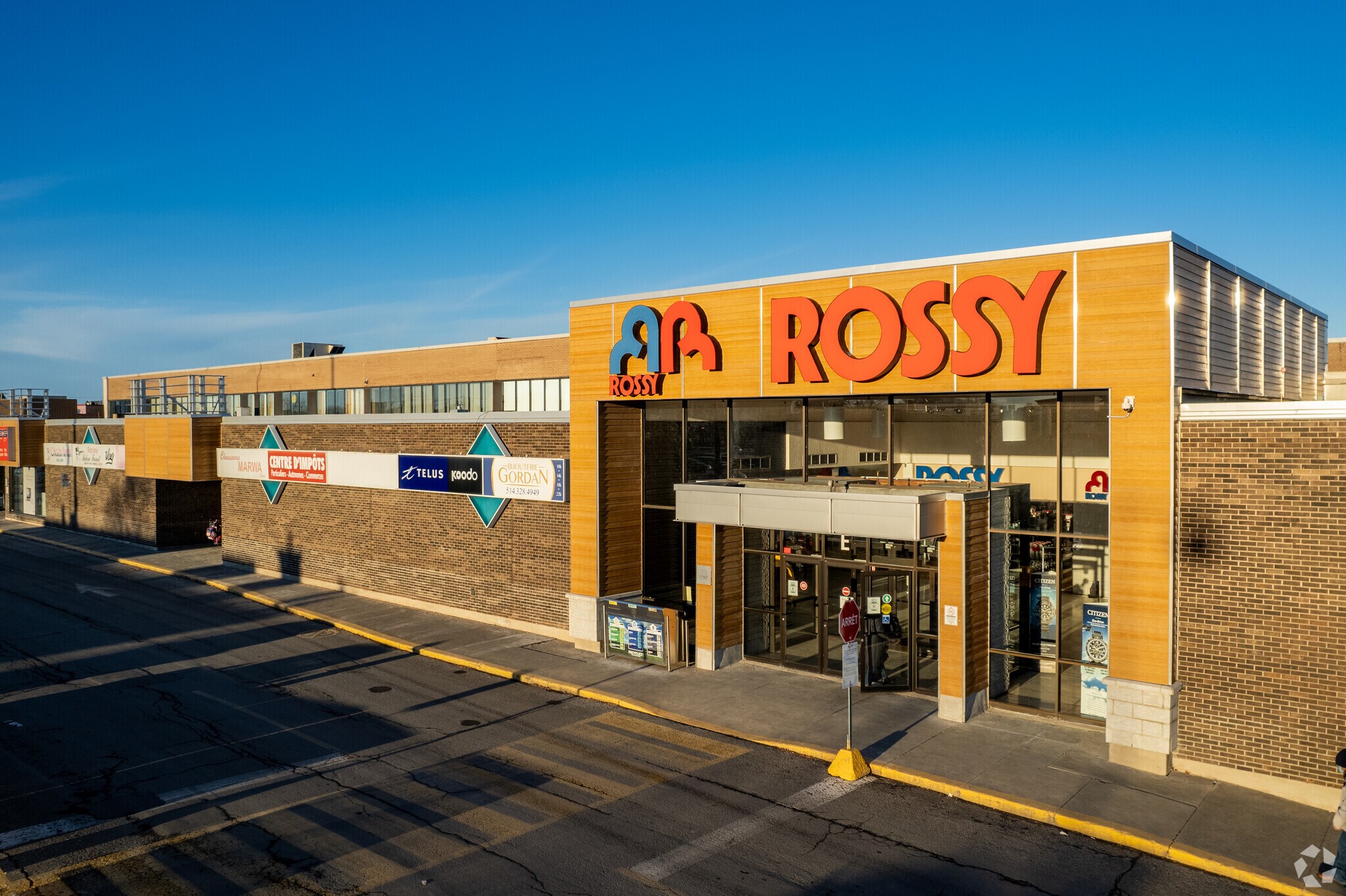 10495-10707 Boul Pie-IX, Montréal, QC à louer Photo du bâtiment- Image 1 de 9