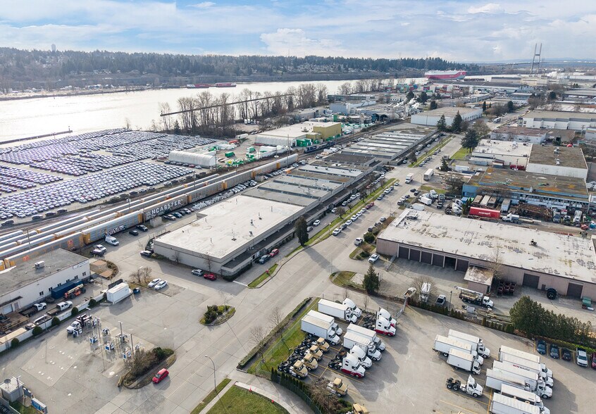638-706 Derwent Way, Delta, BC à louer - Aérien - Image 3 de 4