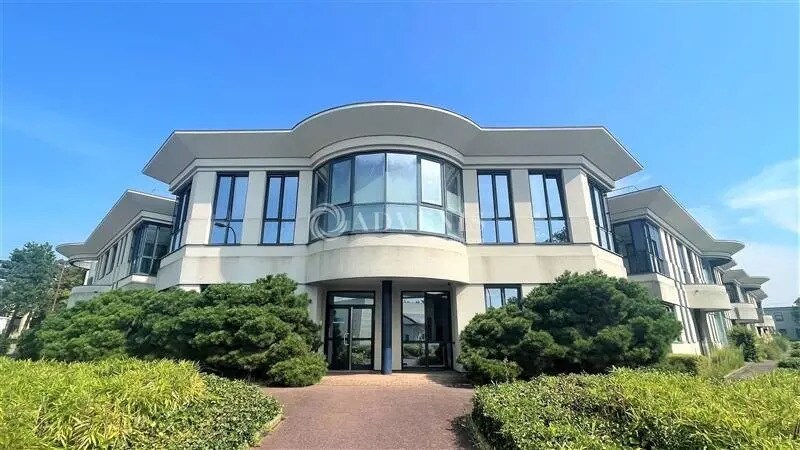 Office in Créteil for lease Building Photo- Image 1 of 7