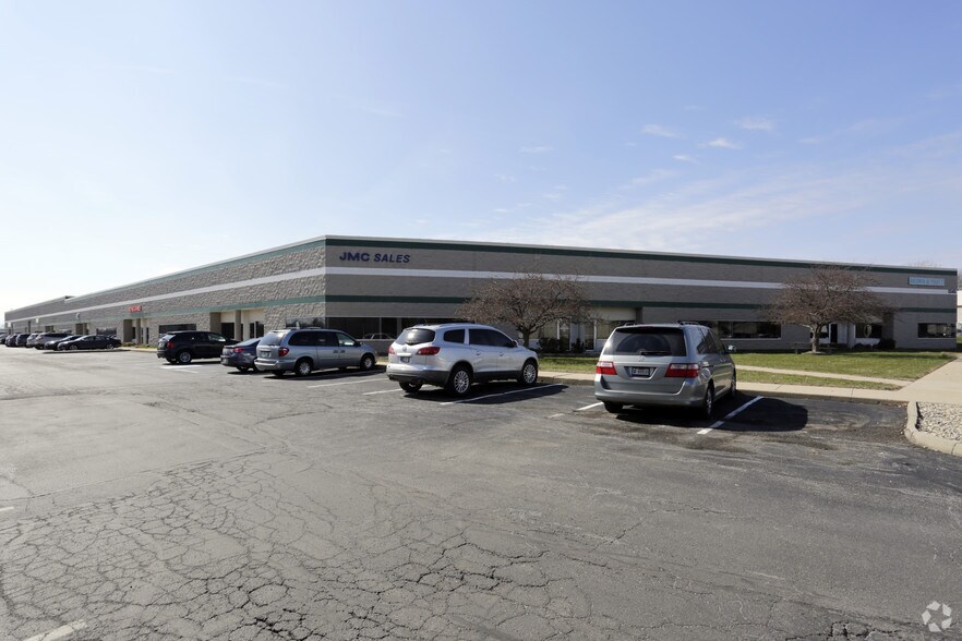 1345 Brookville Way, Indianapolis, IN à louer - Photo principale - Image 1 de 5